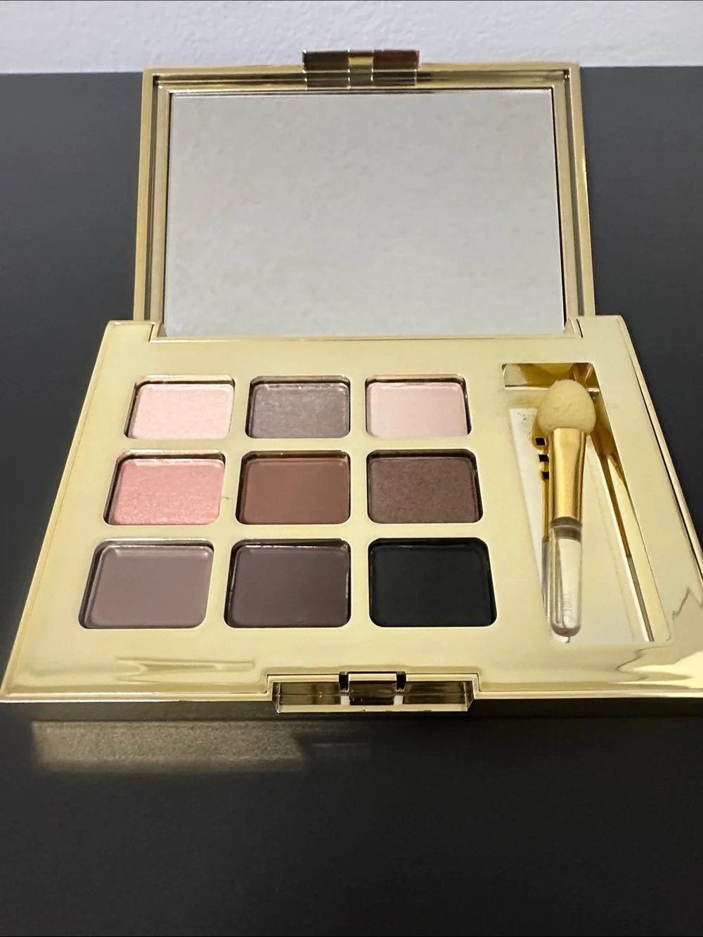 NWT Estée Lauder Pink & Neutral Eyeshadow Palette – Soft Pinks to Deep Charcoal